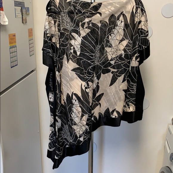 Banana republic silk blouse new - Picture 5 of 8